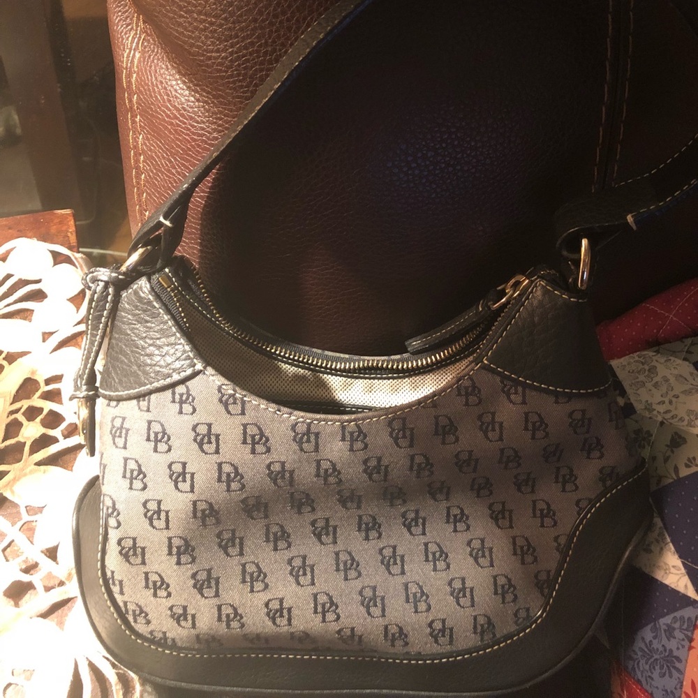 Dooney& Bourke